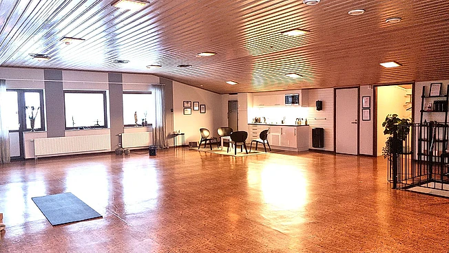ÖV - Kontor och studio (Rabatterad hyra)