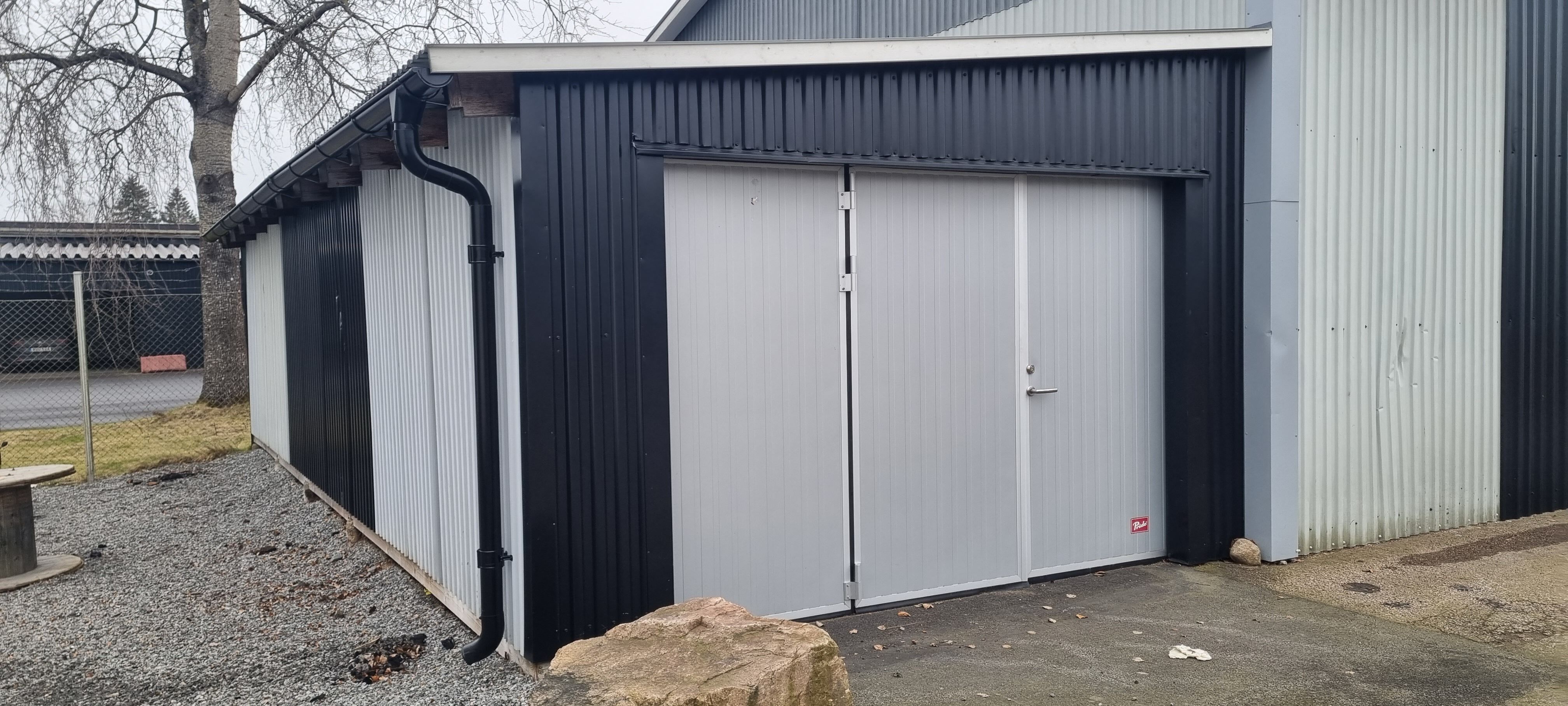 Lokal KF214 - Garage, kalllager, uppställningsplats